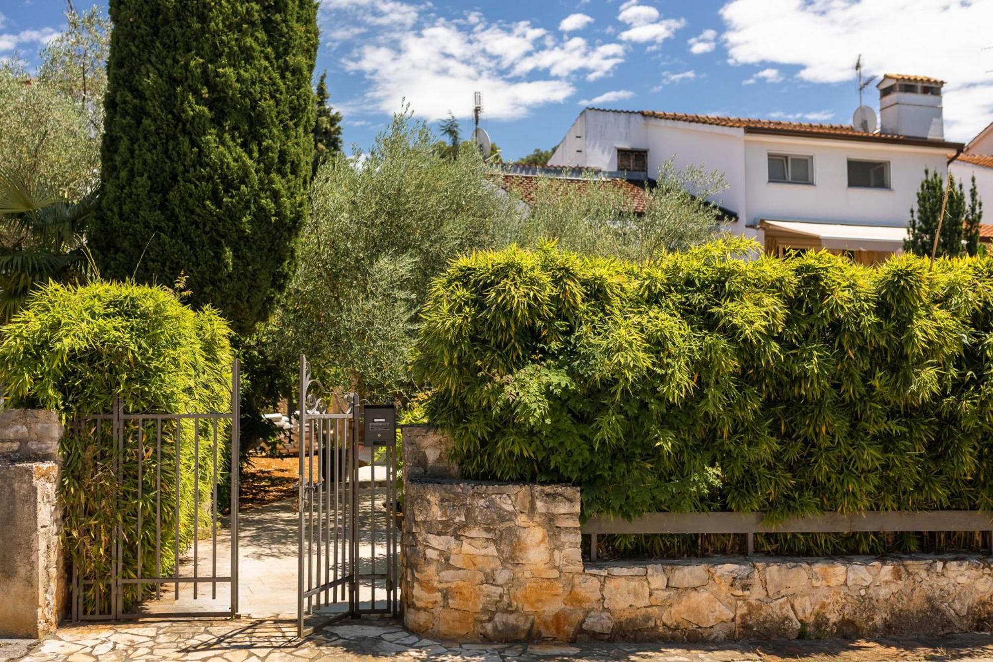 Grota Premium Apartment & Room Πόρετς Εξωτερικό φωτογραφία